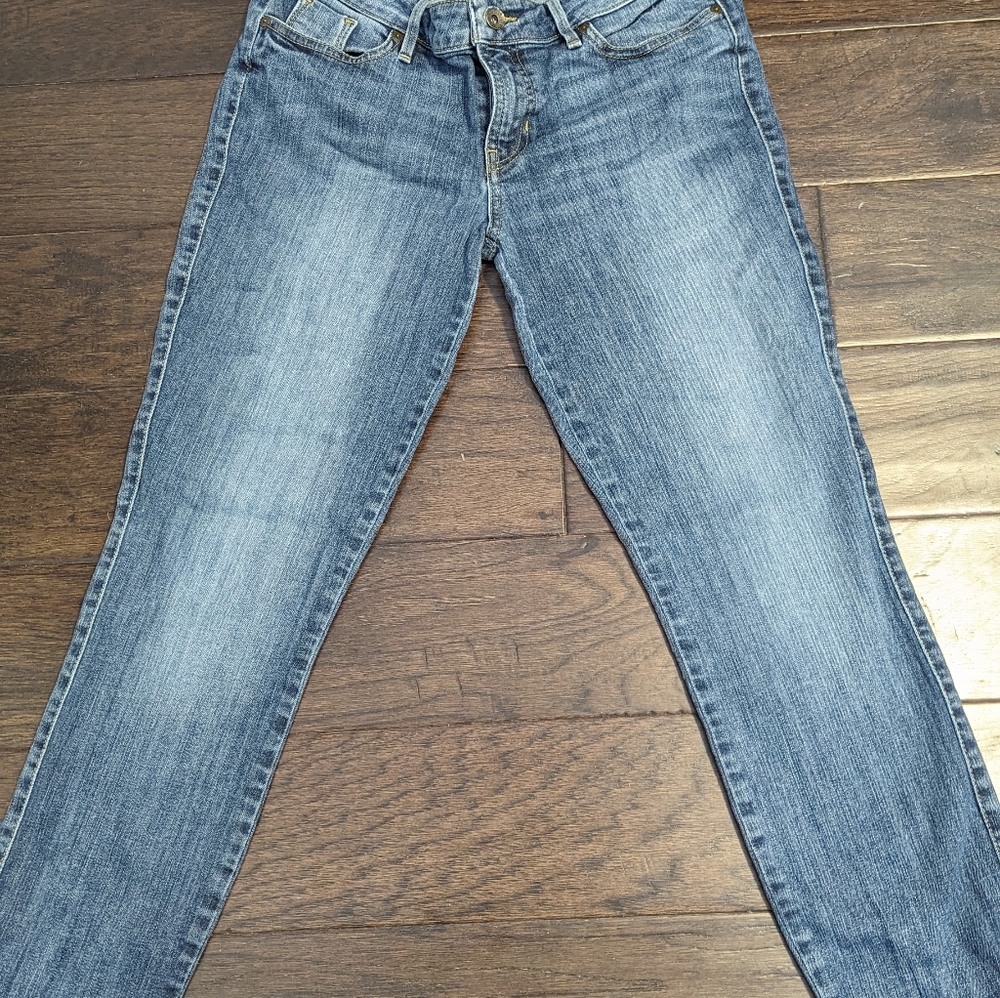 Guess crop mid jeans size 28
